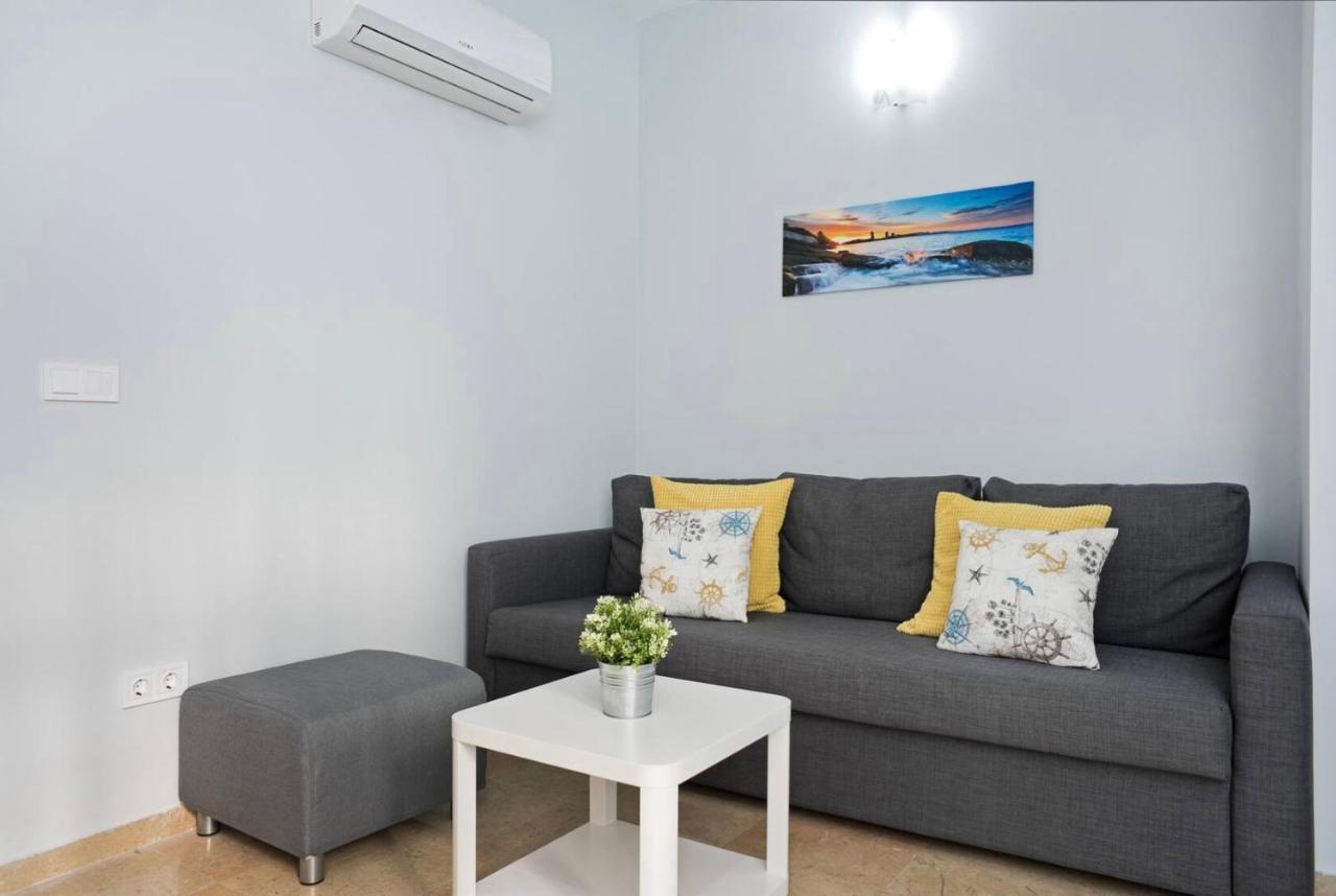 Malagueta Beach House Malaga Exterior photo